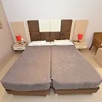 Medusa Lux Aparthotel 3*
