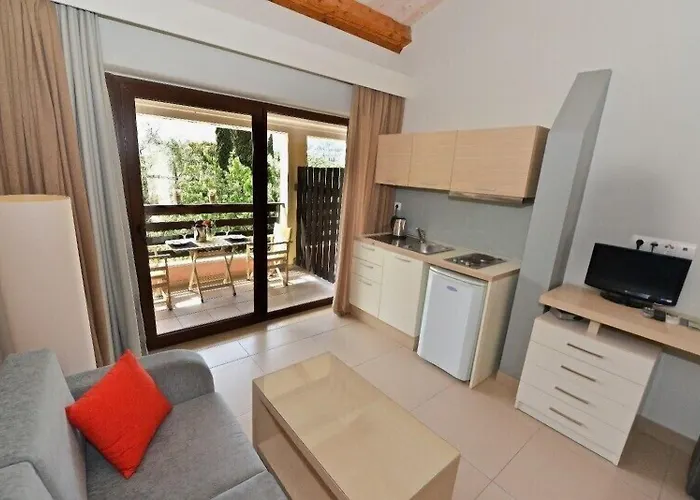 Medusa Lux Aparthotel Liapades
