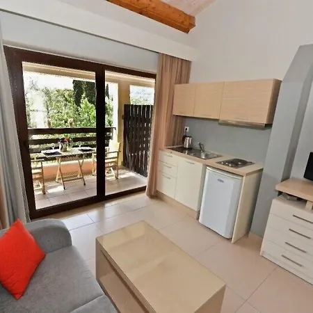 Medusa Lux Aparthotel Liapades
